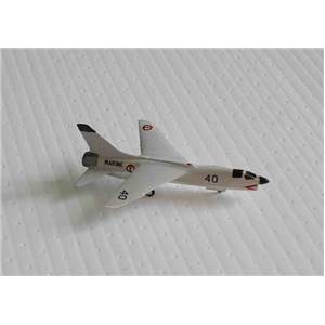Vought F-8 Crusader x5 1/400